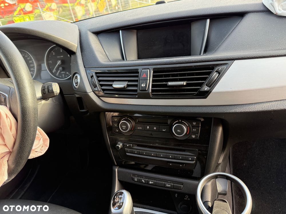 BMW X1 sDrive16d xLine - 17