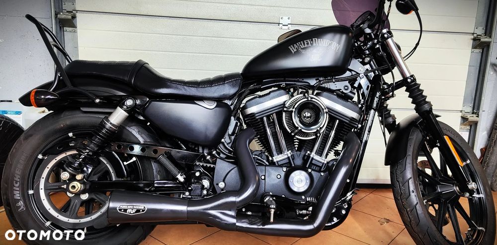 Harley-Davidson Sportster Iron 883 - 1
