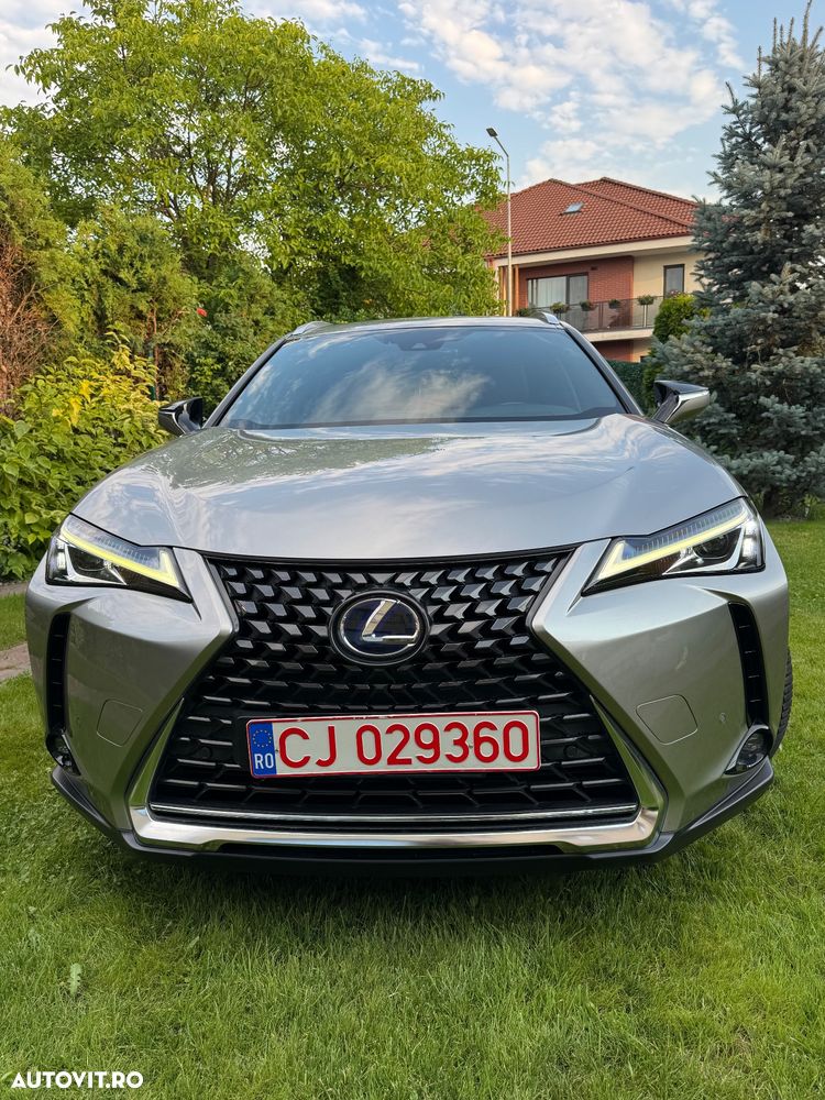 Lexus UX - 3