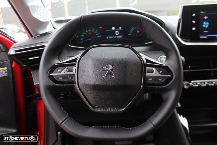 Peugeot e-208 Style - 17