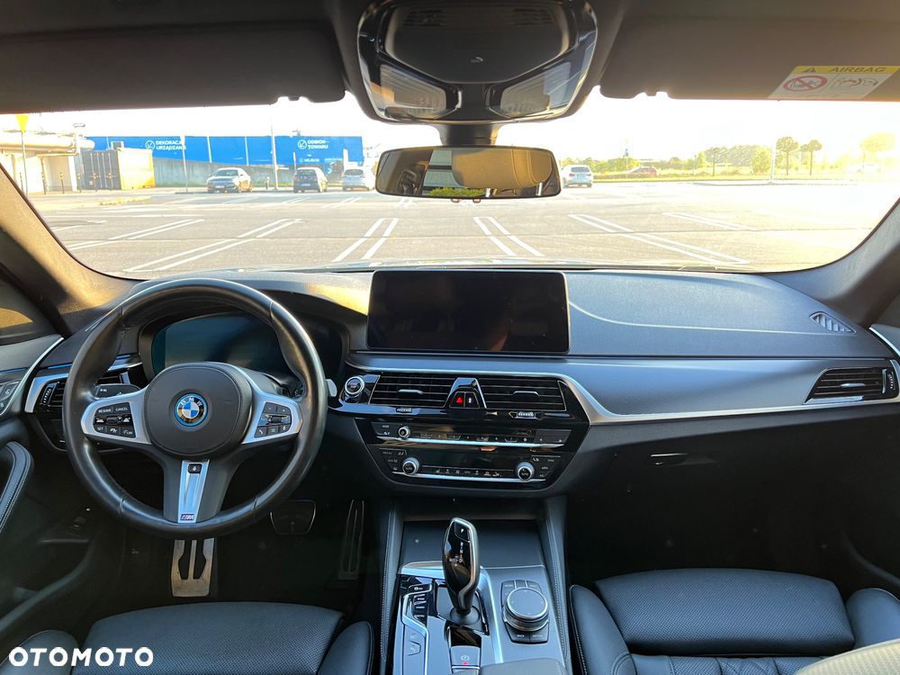 BMW Seria 5 530e xDrive M Sport sport - 9