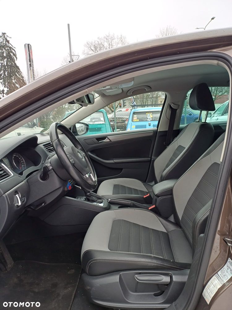 Volkswagen Jetta - 14