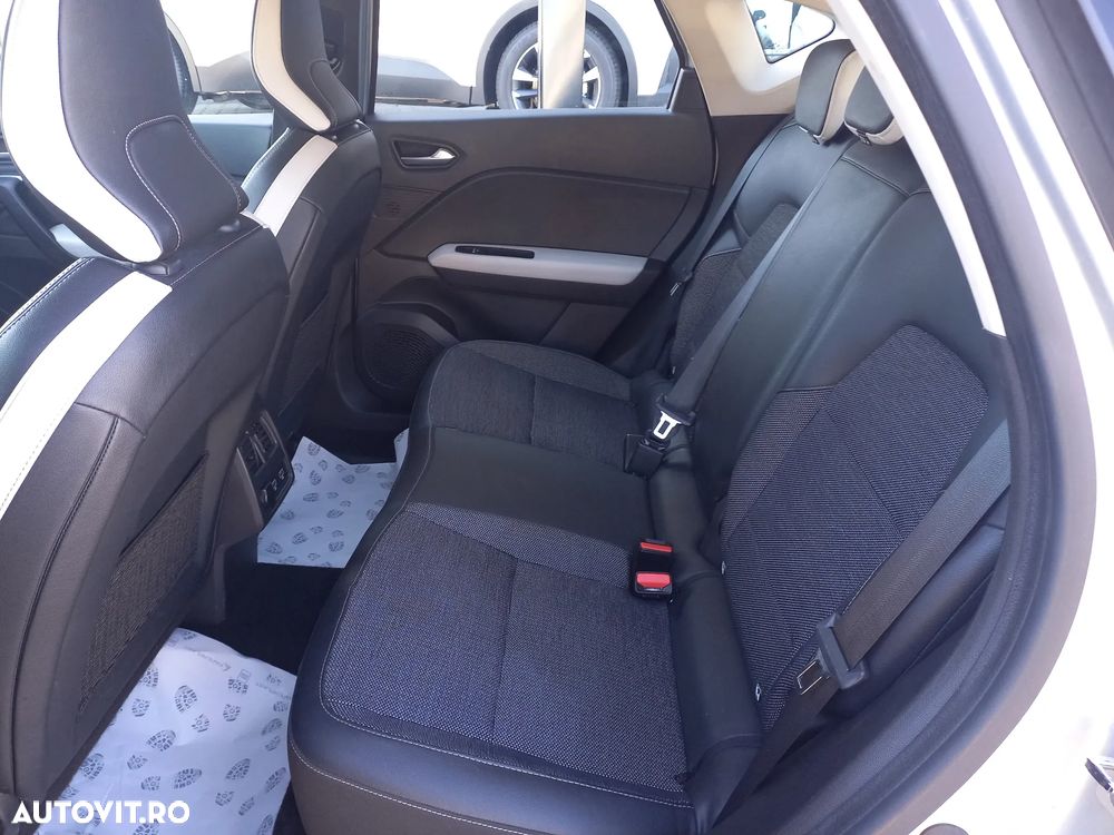Renault Captur PHEV 160 Engineered - 11