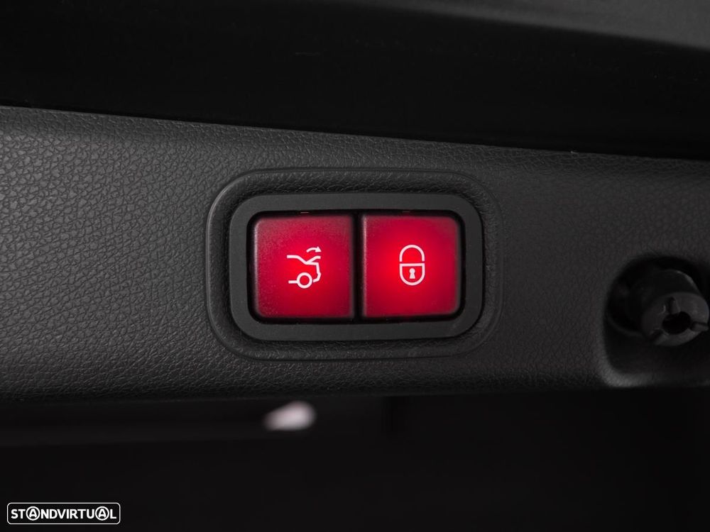 Mercedes-Benz E 63 AMG S 4-Matic+ - 16