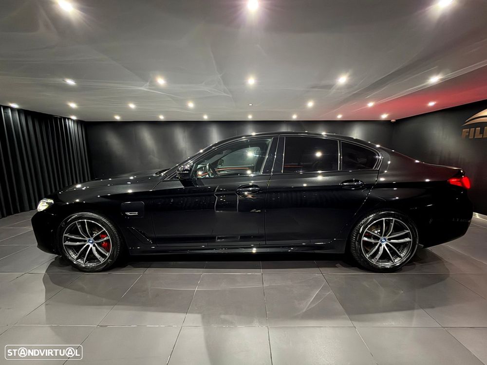 BMW 530 e Pack Desportivo M - 4