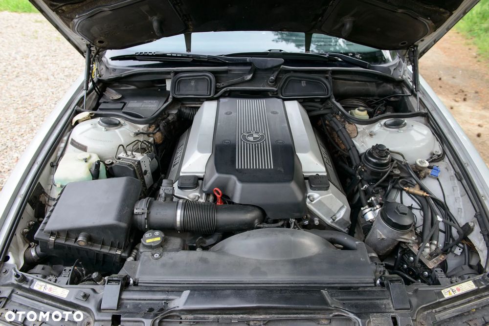 BMW Seria 7 740i - 13