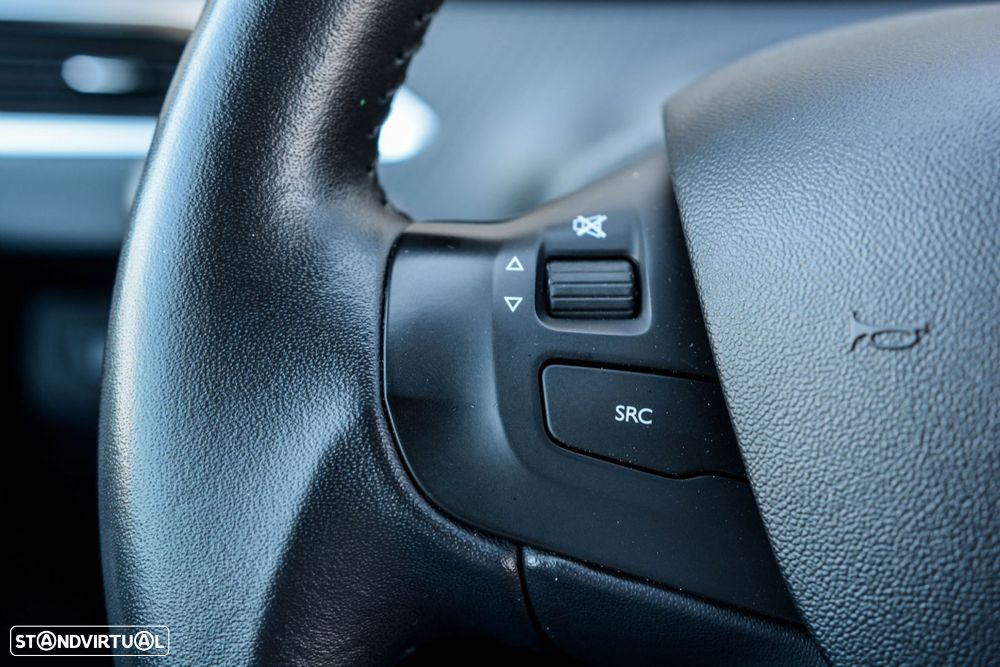 Peugeot 2008 1.5 BlueHDi Signature - 12