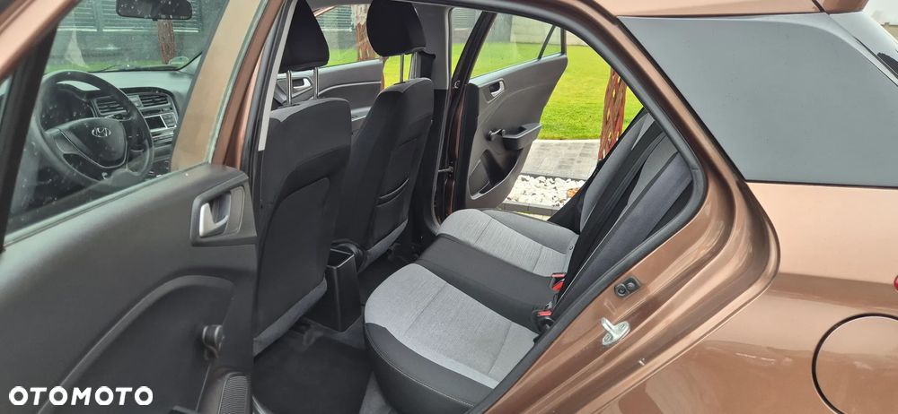 Hyundai i20 1.2 Trend - 17