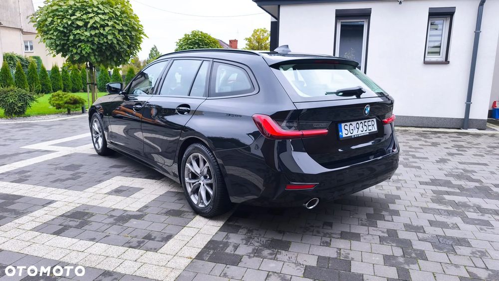 BMW Seria 3 320d Sport Line - 5