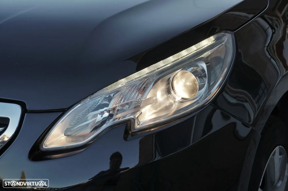 Peugeot 2008 1.2 VTi Active - 36