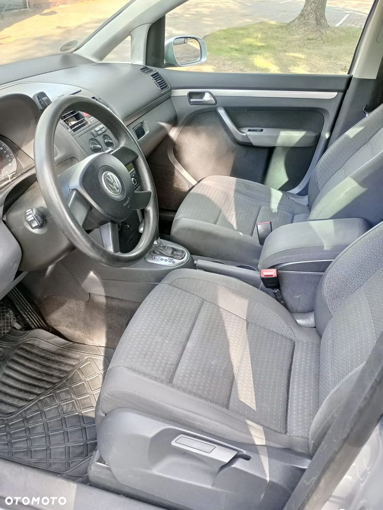Volkswagen Touran - 6