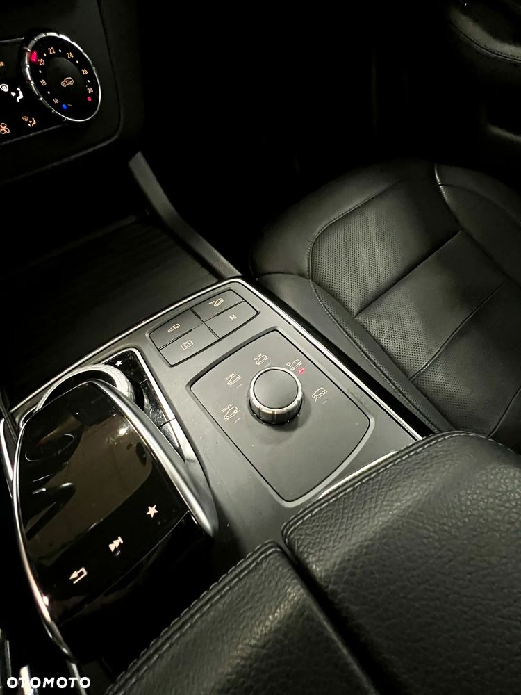 Mercedes-Benz GLS - 26