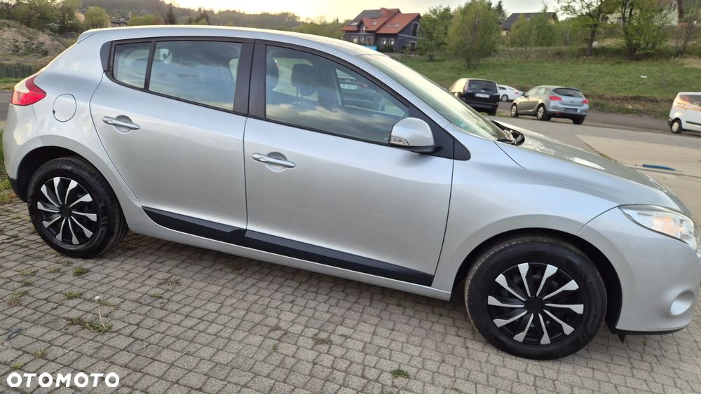 Renault Megane 1.6 16V 100 Authentique - 5