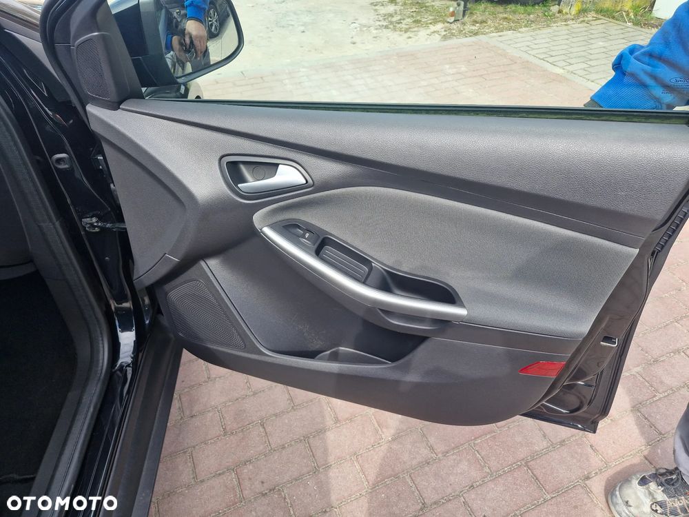 Ford Focus 1.6 Ambiente - 9