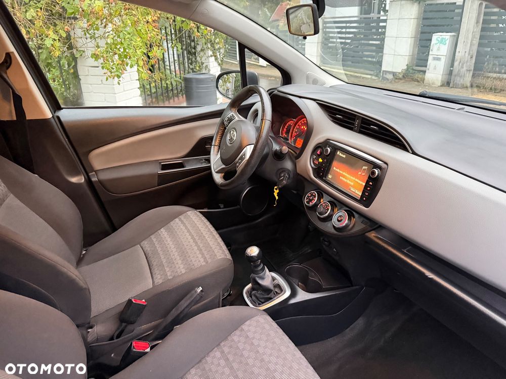 Toyota Yaris - 25