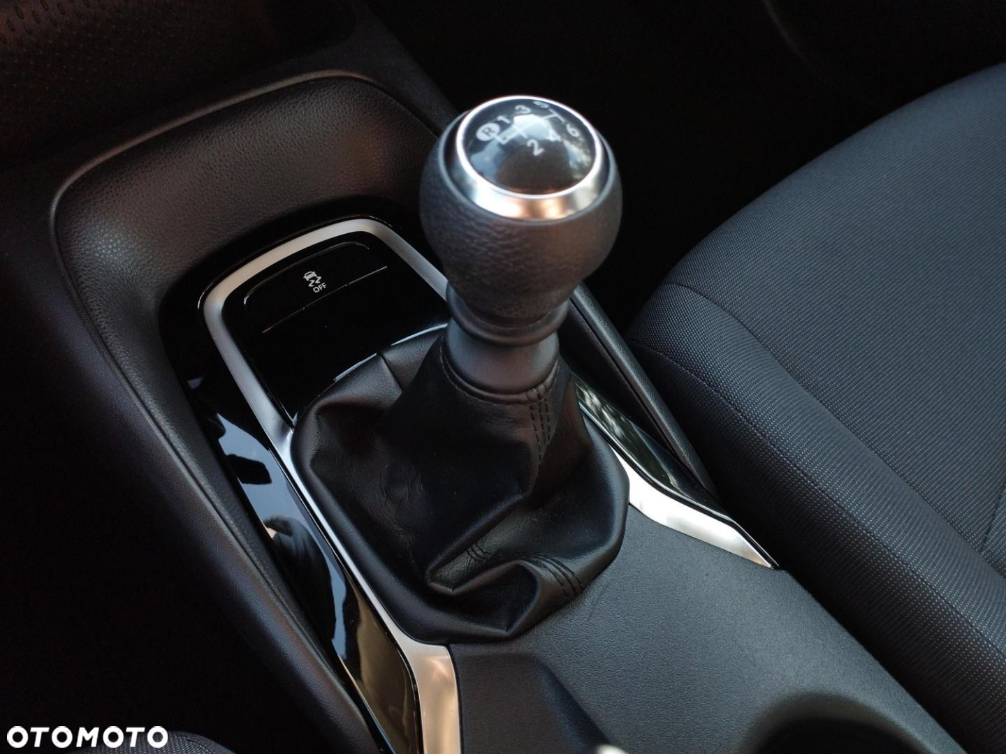 Toyota Corolla - 21
