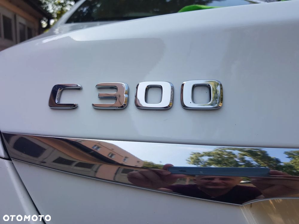 Mercedes-Benz Klasa C 300 4Matic 9G-TRONIC Exclusive - 11