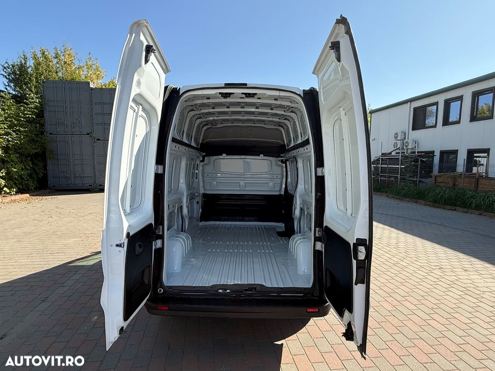 Renault Trafic 2.0 Blue dCi 146CP Authentique L2H2 - 11