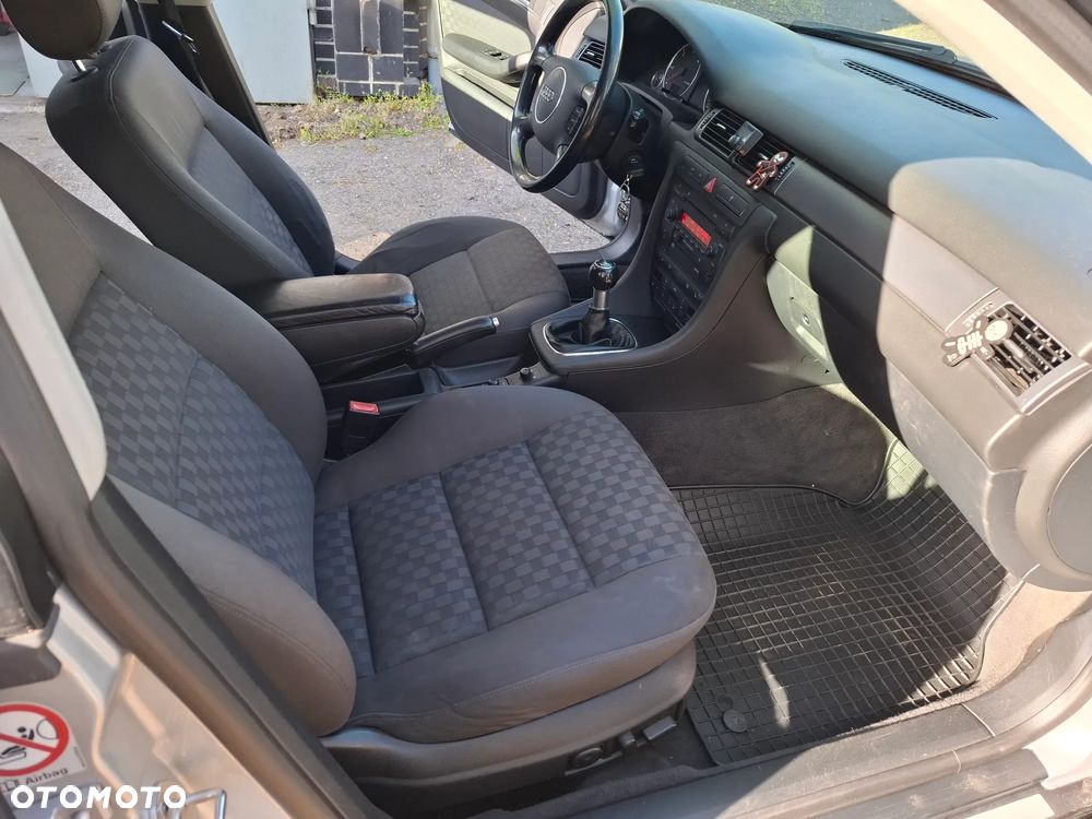 Audi A6 Avant 2.5 TDI - 16