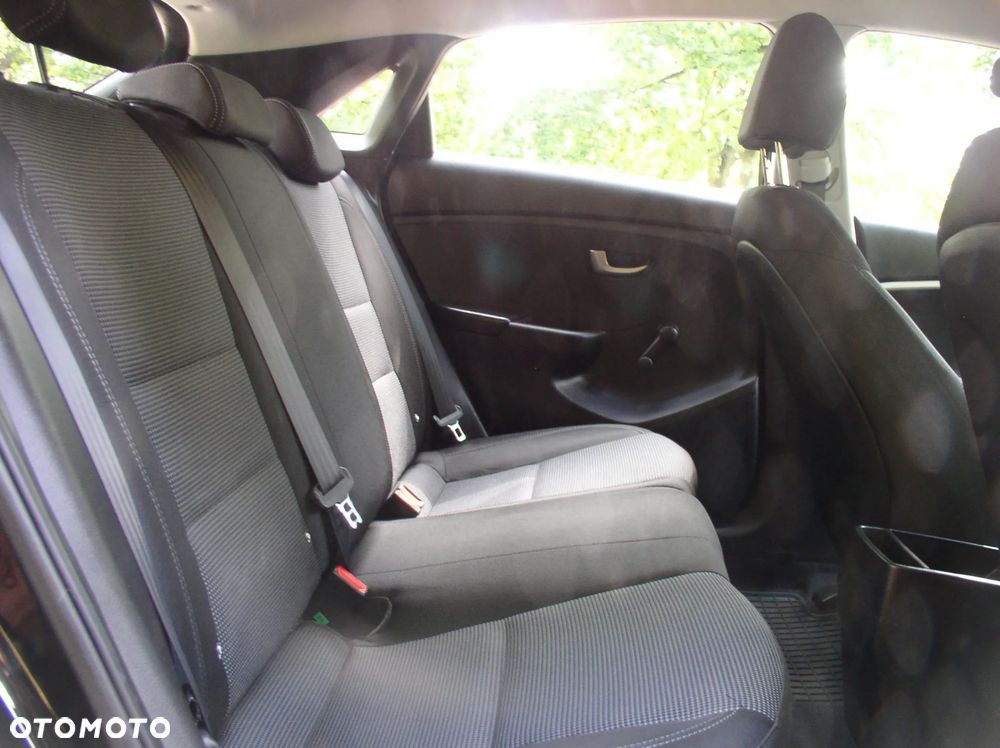 Hyundai i30 blue 1.4 Classic - 16