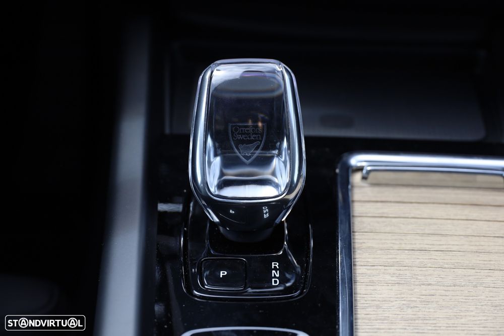 Volvo XC 60 2.0 T6 PHEV Plus Dark AWD - 27