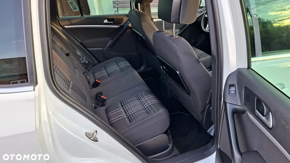 Volkswagen Tiguan 2.0 TDI SCR 4MOTION BlueMotion Technology DSG Lounge Sport & Style - 25