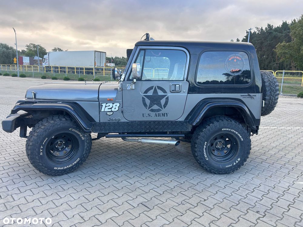 Jeep Wrangler - 1