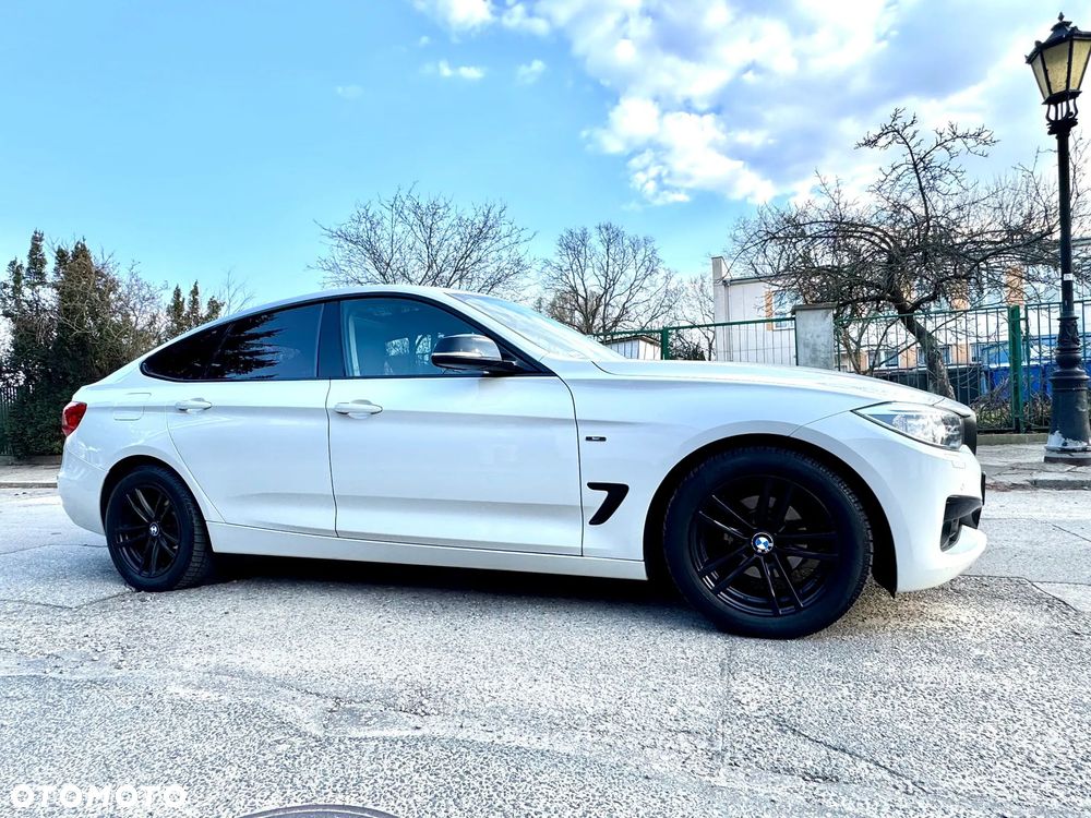 BMW Seria 3 320i Sport Line - 28