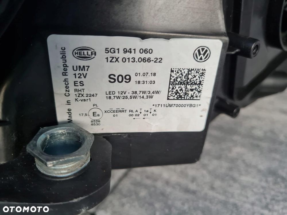 VW GOLF VII 7 5G1 LIFT 7.5 Lampa prawa przód Full Led Matrix 5G1941060 2018 - 9