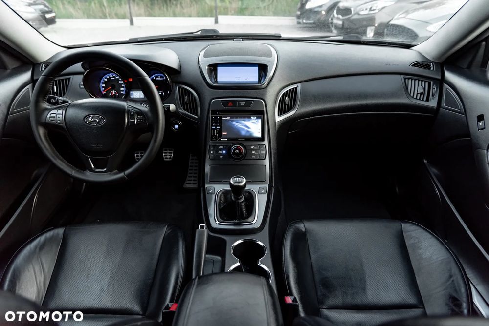 Hyundai Genesis Coupe - 29