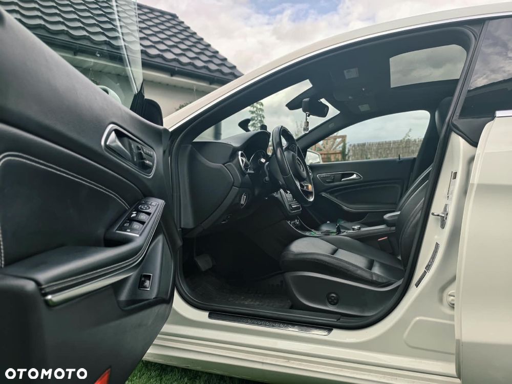Mercedes-Benz CLA 250 7G-DCT - 4