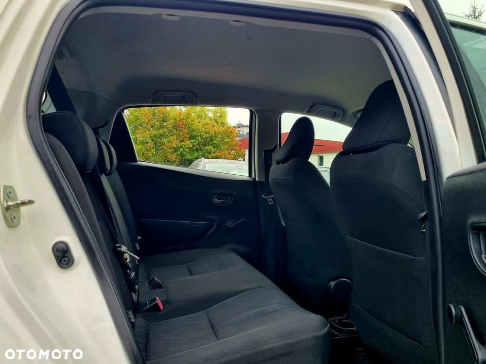 Toyota Yaris 1.5 VVT-i Selection - 12