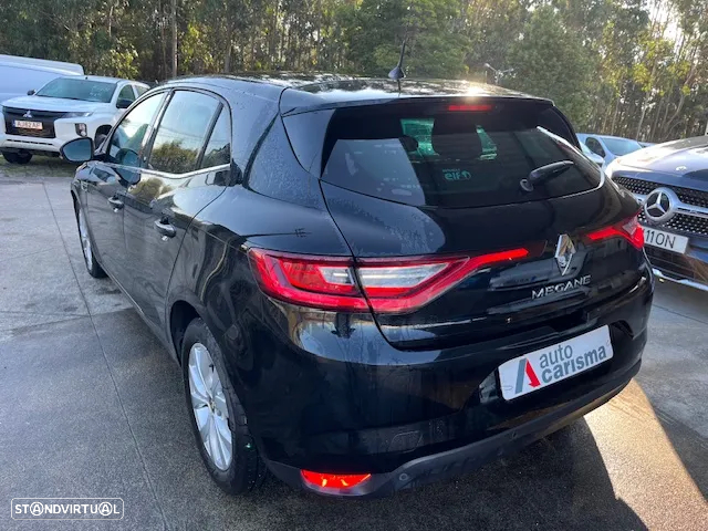 Renault Mégane 1.5 Blue dCi Limited - 6