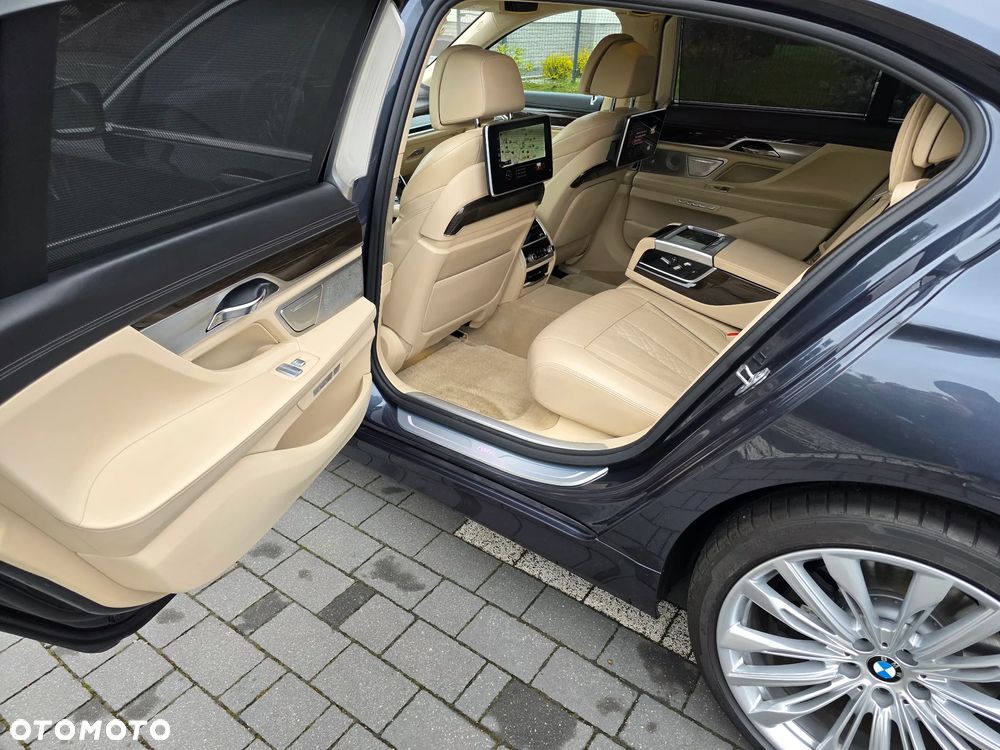 BMW Seria 7 730d xDrive - 14