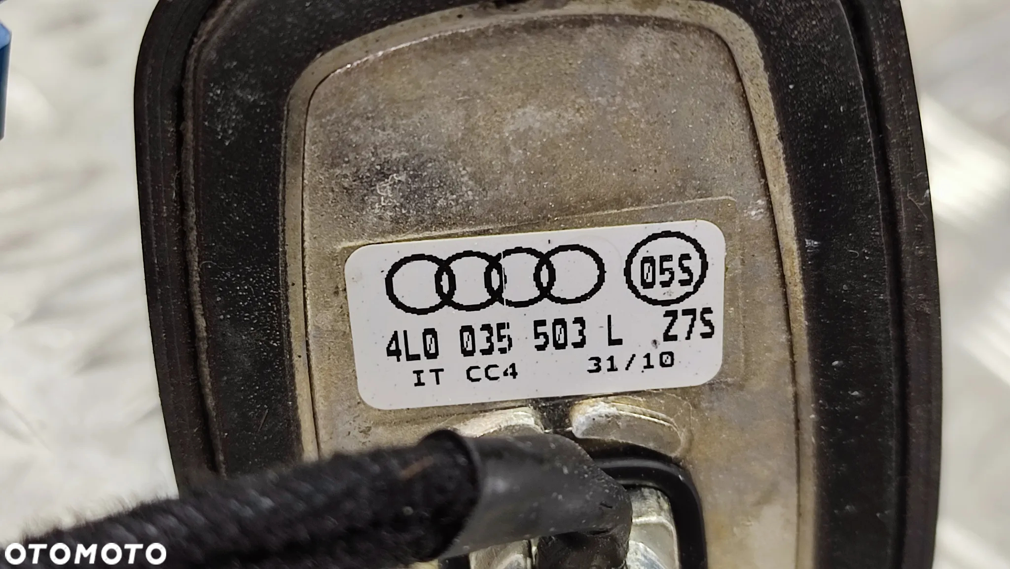 AUDI Q7 05-15R ANTENA DACHOWA DACHU REKIN GPS LZ7S 4L0035503L - 4