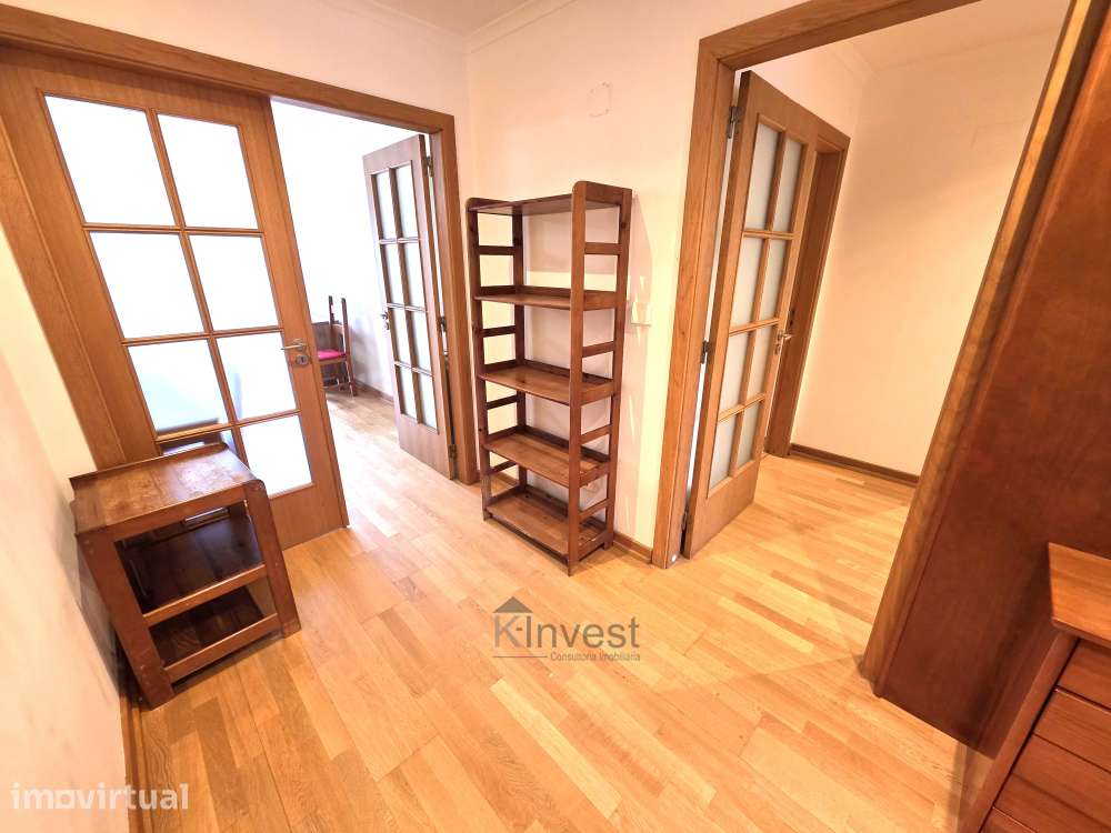 Apartamento T2 equipado , estacionamento e elevador ,Parque das Nações - Grande imagem: 2/36