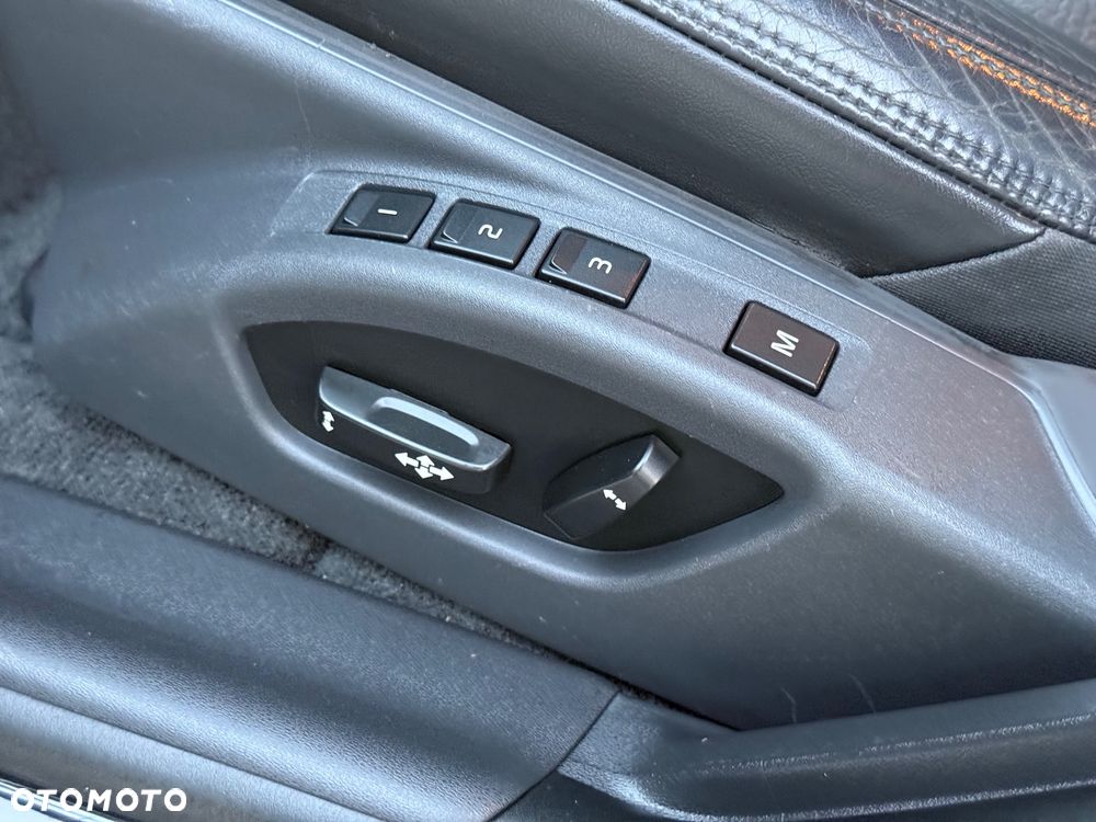 Volvo V60 T6 AWD Geartronic Momentum - 27