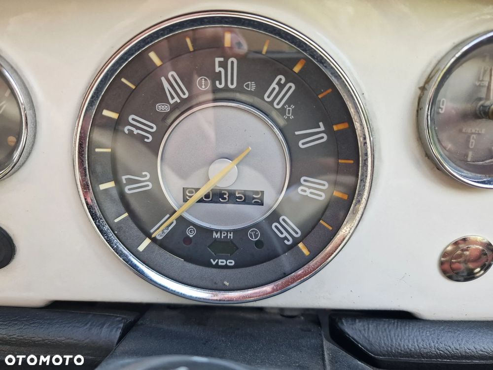 Volkswagen Karmann Ghia - 23