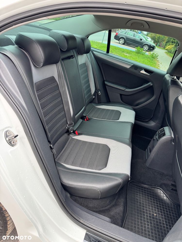 Volkswagen Jetta 1.4 TSI Highline DSG - 7