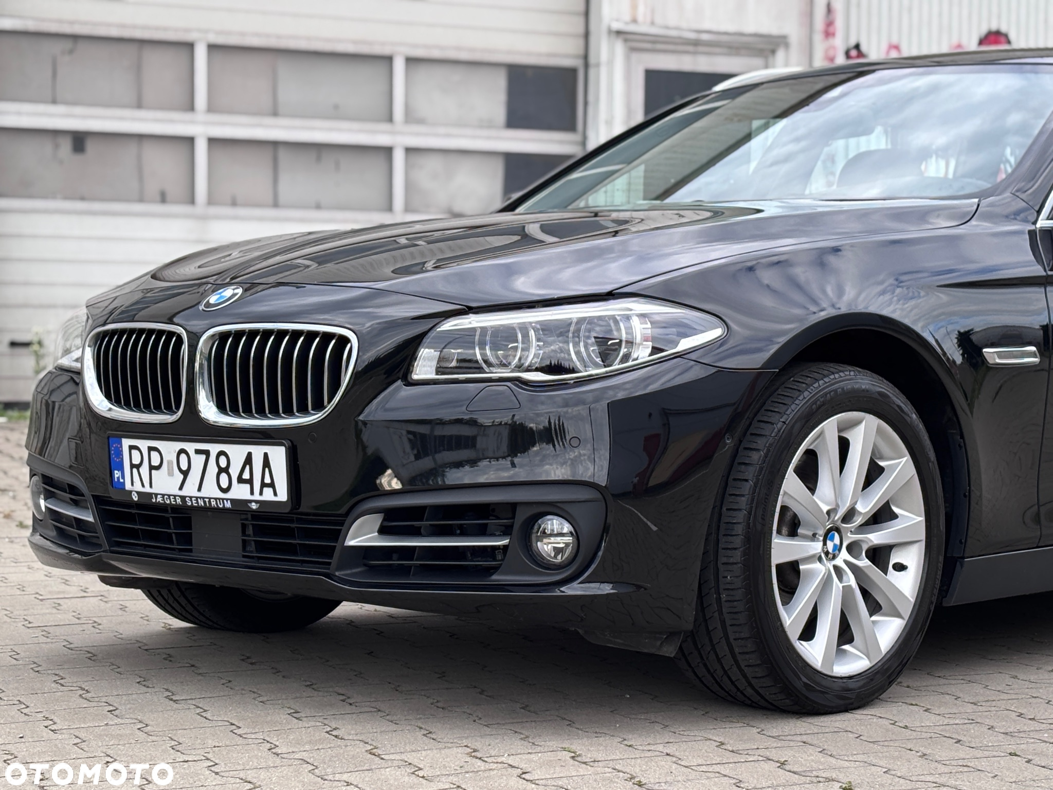 BMW Seria 5 520d xDrive - 24