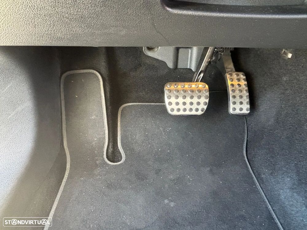 Mercedes-Benz CLA 180 7G-DCT Edition AMG Line - 24