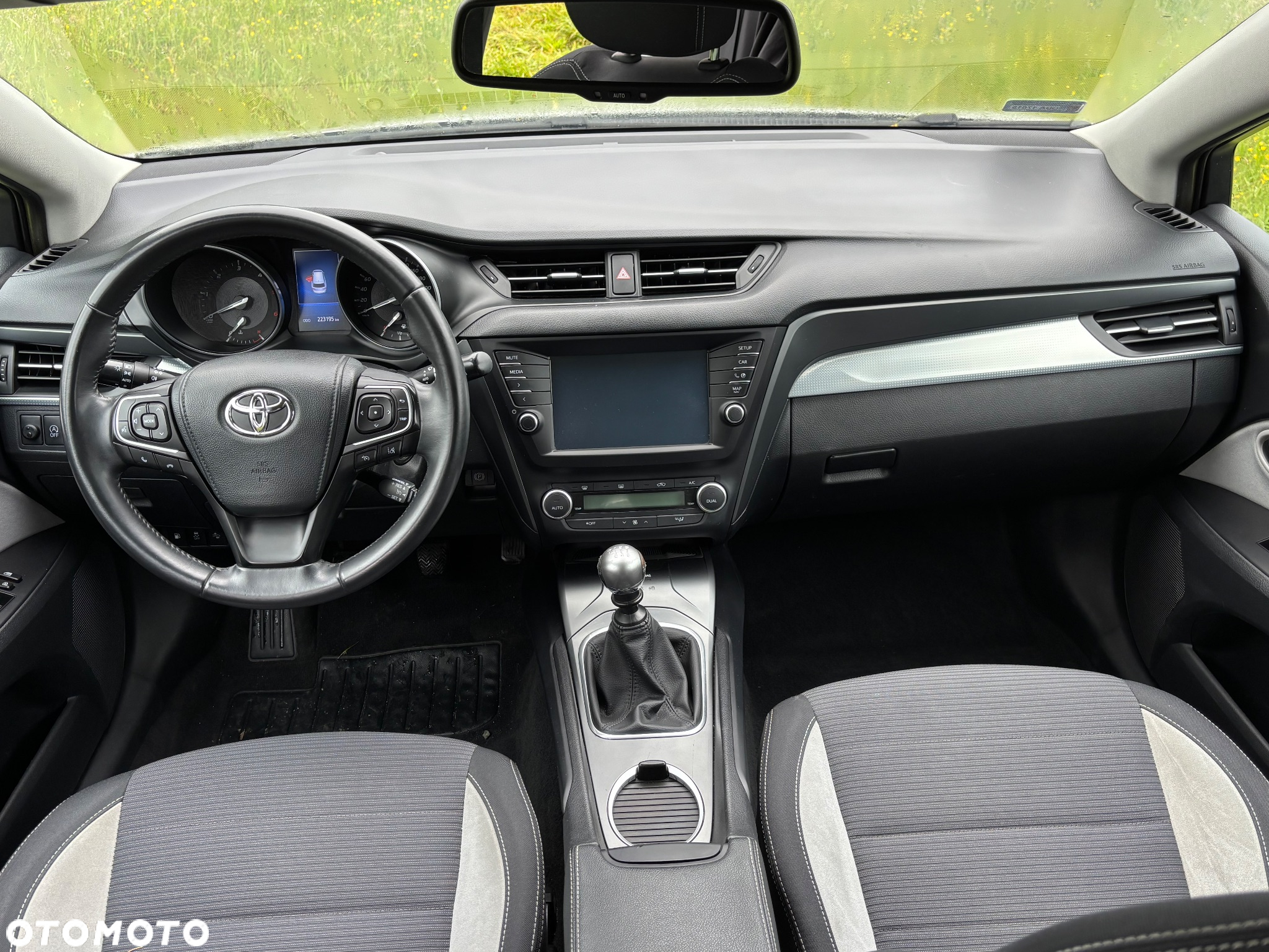 Toyota Avensis - 8