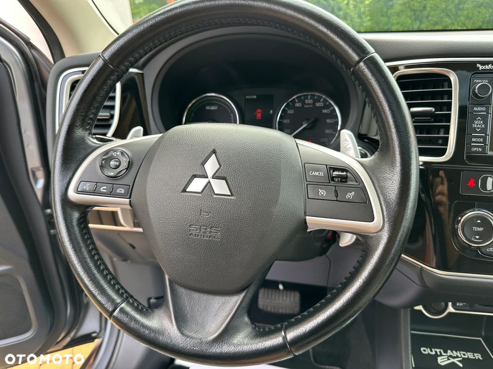 Mitsubishi Outlander - 30
