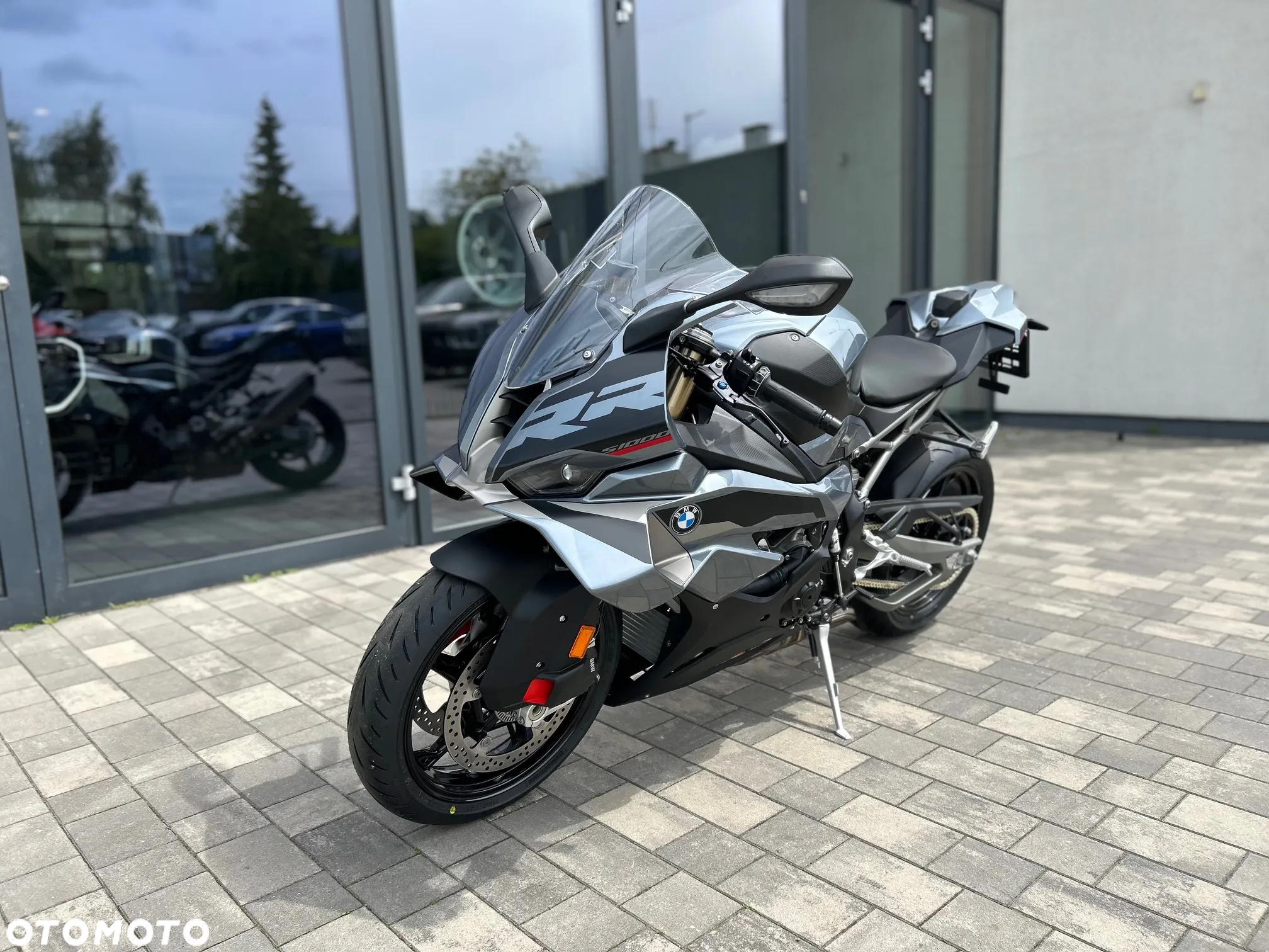 BMW S - 6
