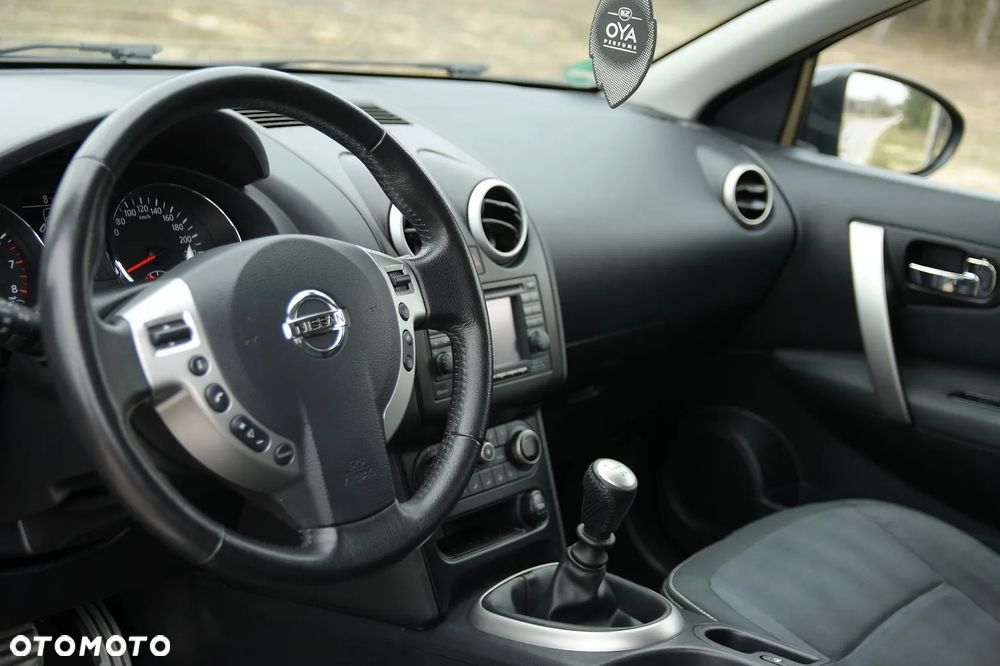 Nissan Qashqai+2 2.0 Tekna - 26