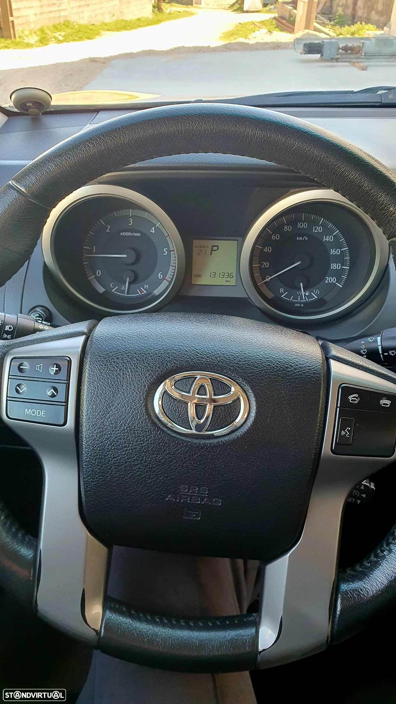 Toyota Land Cruiser Prado - 8