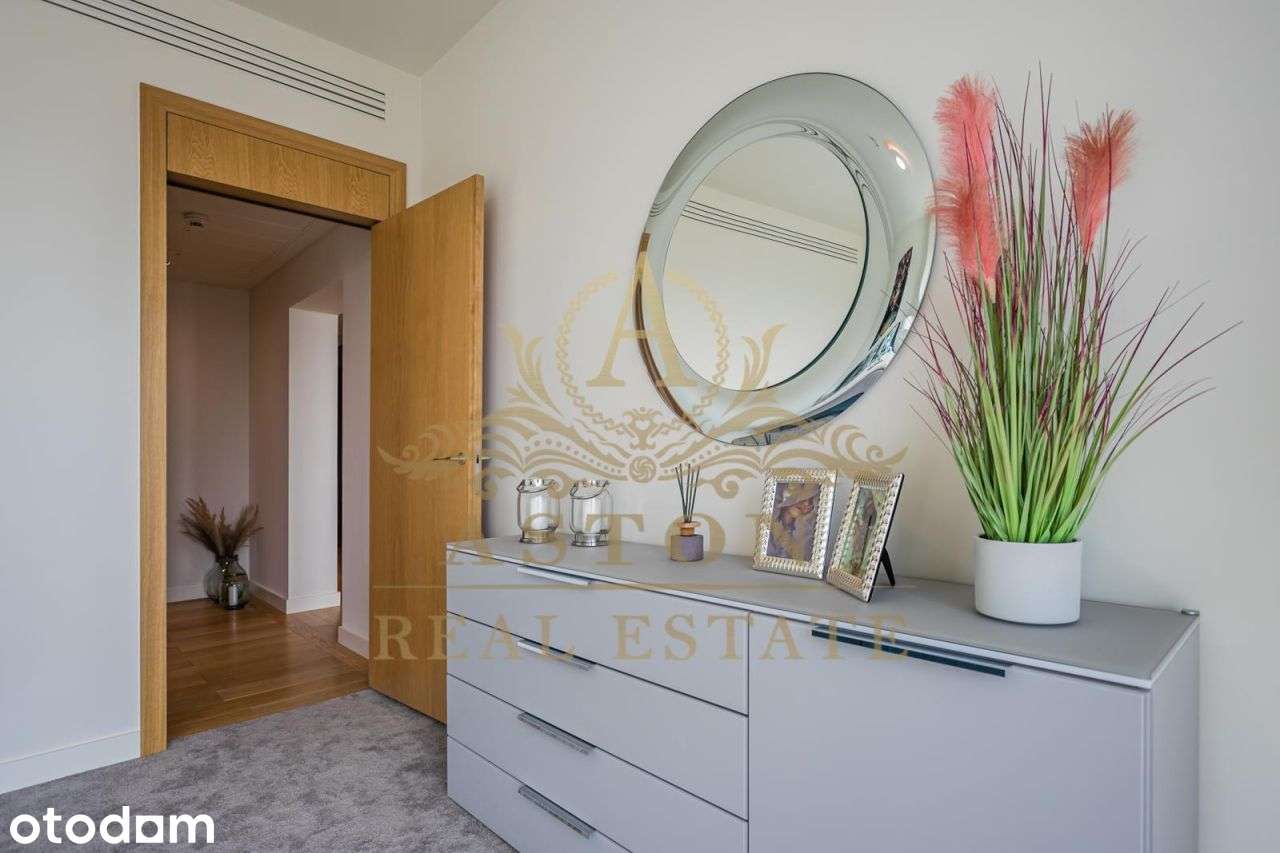 Sunset view, high floor 100 m2 apartment on Złota