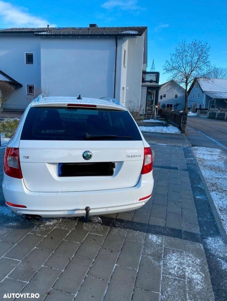 Skoda Superb 2.0 TDI DSG Comfort - 4