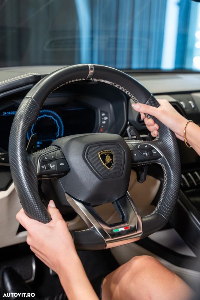 Lamborghini URUS - 27
