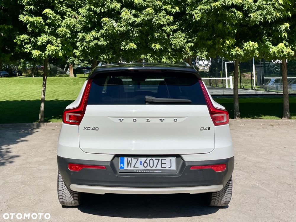 Volvo XC 40 D4 AWD Momentum Pro - 8